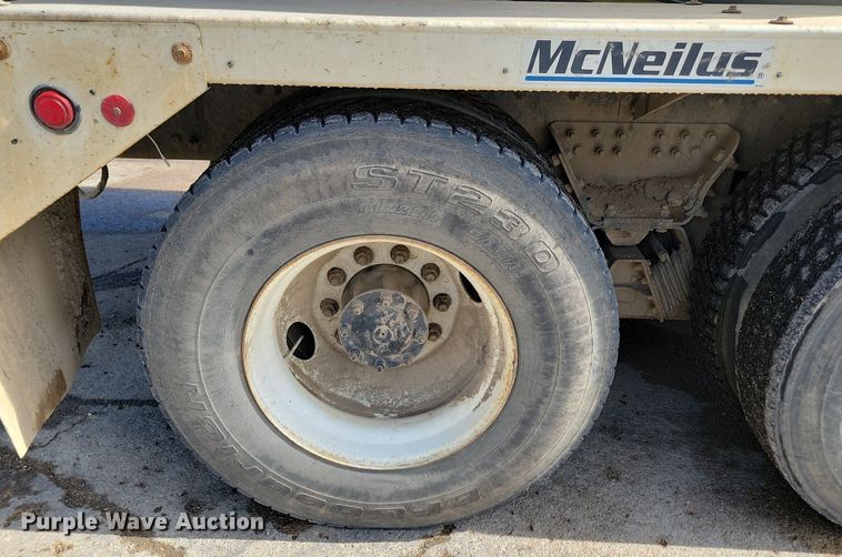 image for item NZ9982 2007 Sterling  LT9511 ready mix truck