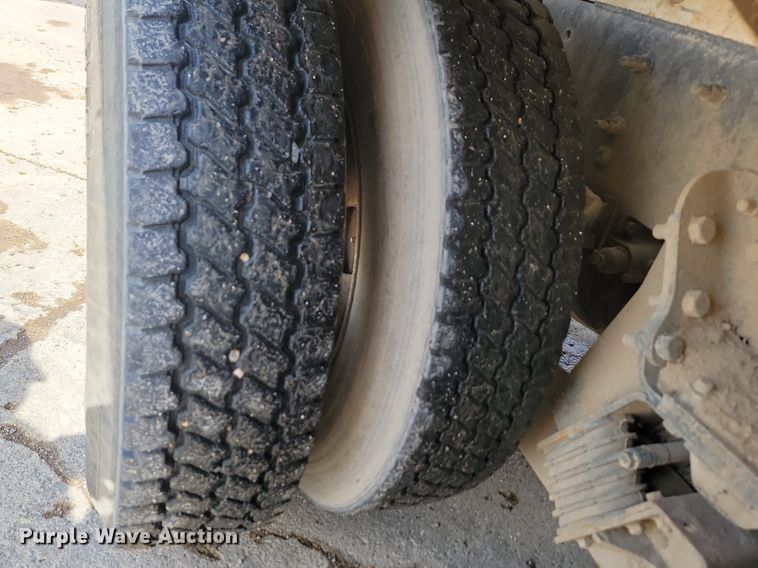 image for item NZ9982 2007 Sterling  LT9511 ready mix truck