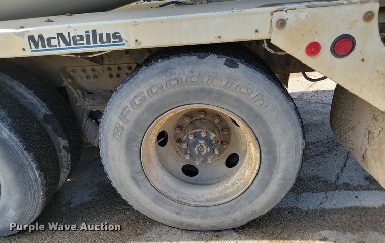 image for item NZ9982 2007 Sterling  LT9511 ready mix truck