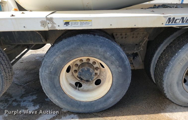 image for item NZ9982 2007 Sterling  LT9511 ready mix truck