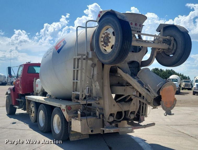 image for item NZ9983 2007 Sterling  LT9511 ready mix truck