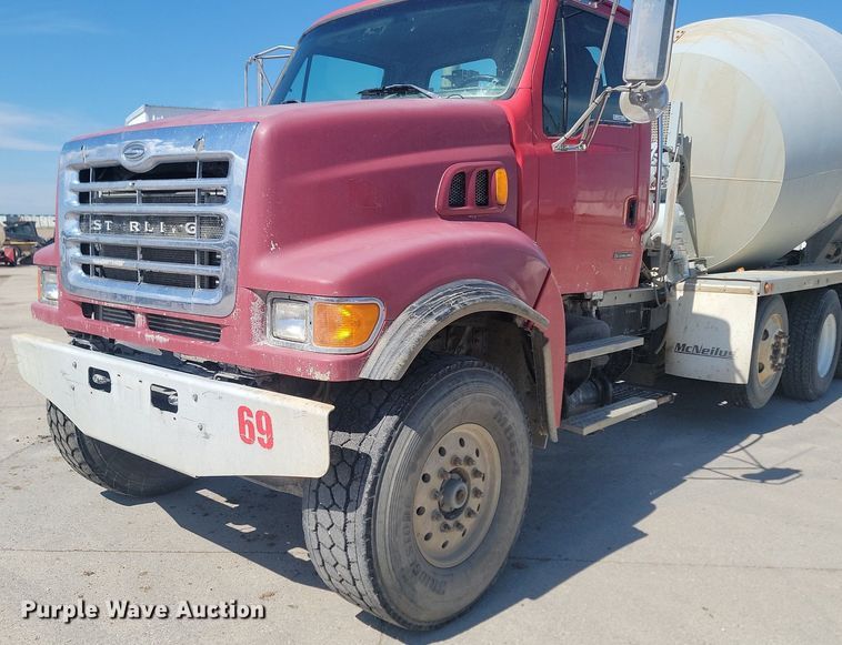 image for item NZ9983 2007 Sterling  LT9511 ready mix truck