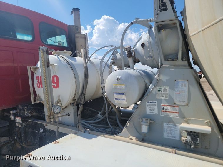 image for item NZ9983 2007 Sterling  LT9511 ready mix truck