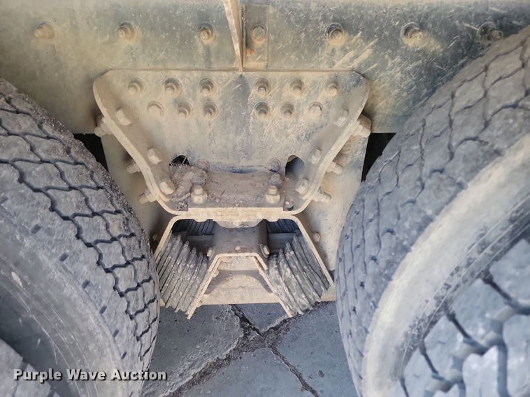 image for item NZ9983 2007 Sterling  LT9511 ready mix truck