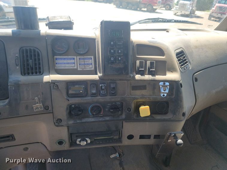 image for item NZ9983 2007 Sterling  LT9511 ready mix truck