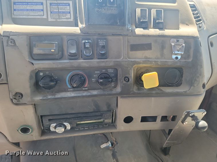 image for item NZ9983 2007 Sterling  LT9511 ready mix truck