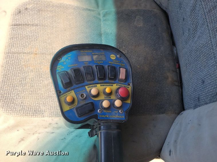 image for item NZ9983 2007 Sterling  LT9511 ready mix truck