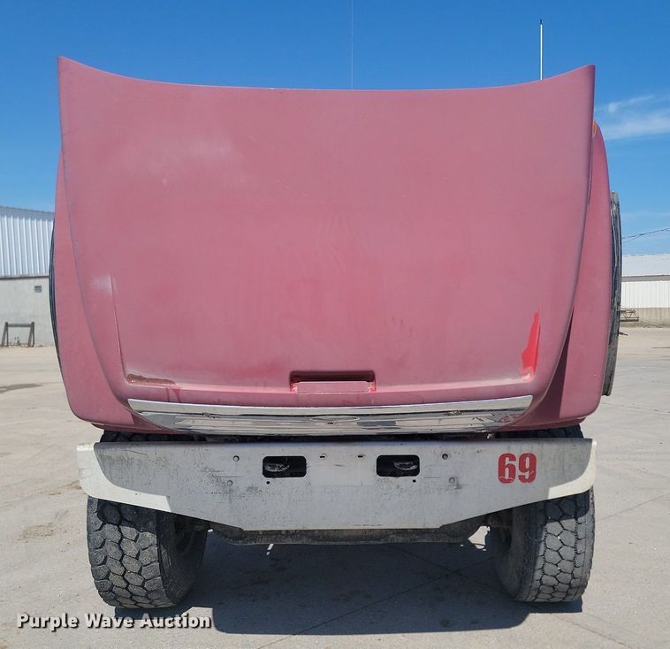 image for item NZ9983 2007 Sterling  LT9511 ready mix truck