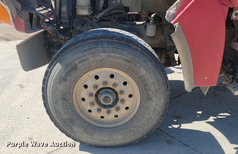 image for item NZ9983 2007 Sterling  LT9511 ready mix truck