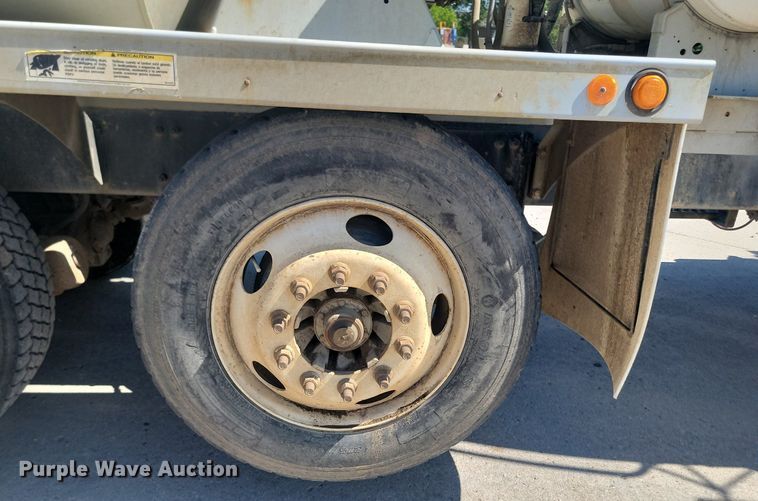 image for item NZ9983 2007 Sterling  LT9511 ready mix truck