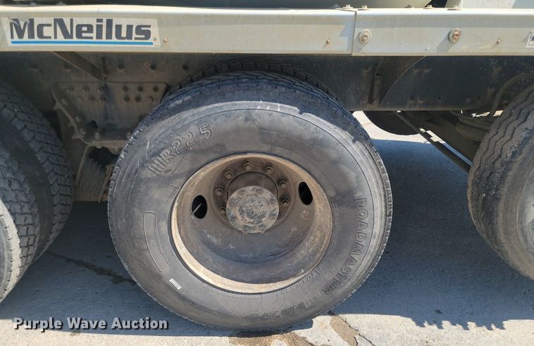 image for item NZ9983 2007 Sterling  LT9511 ready mix truck