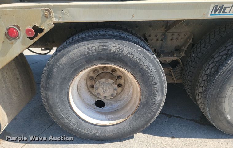 image for item NZ9983 2007 Sterling  LT9511 ready mix truck