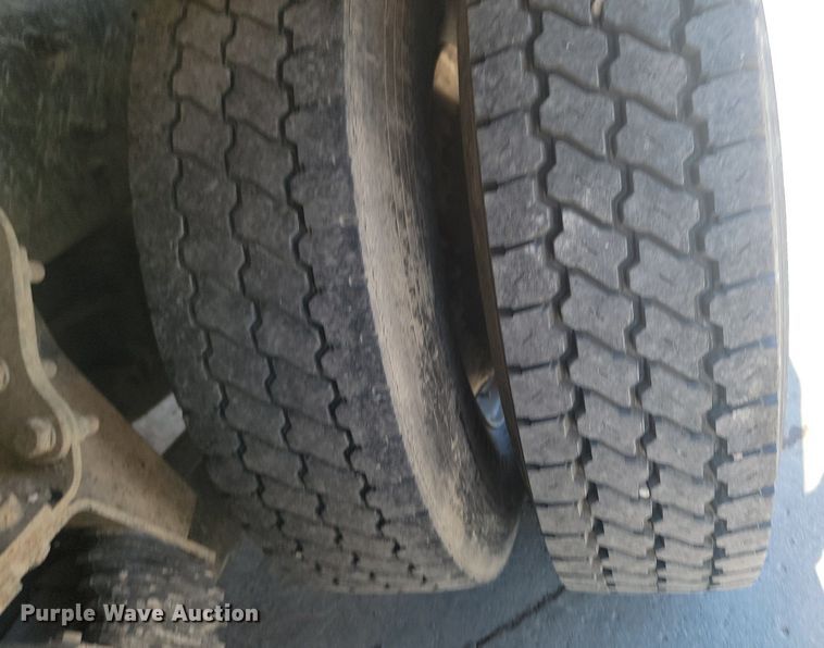 image for item NZ9983 2007 Sterling  LT9511 ready mix truck