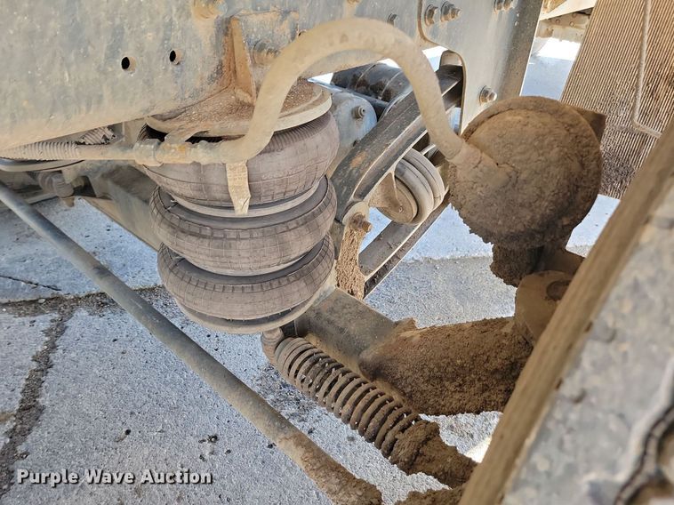 image for item NZ9984 2007 Sterling  LT9511 ready mix truck