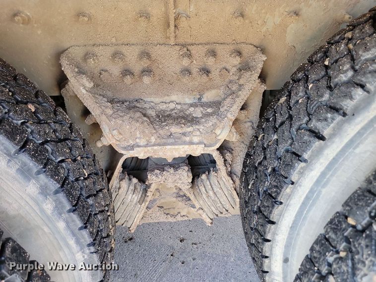 image for item NZ9984 2007 Sterling  LT9511 ready mix truck