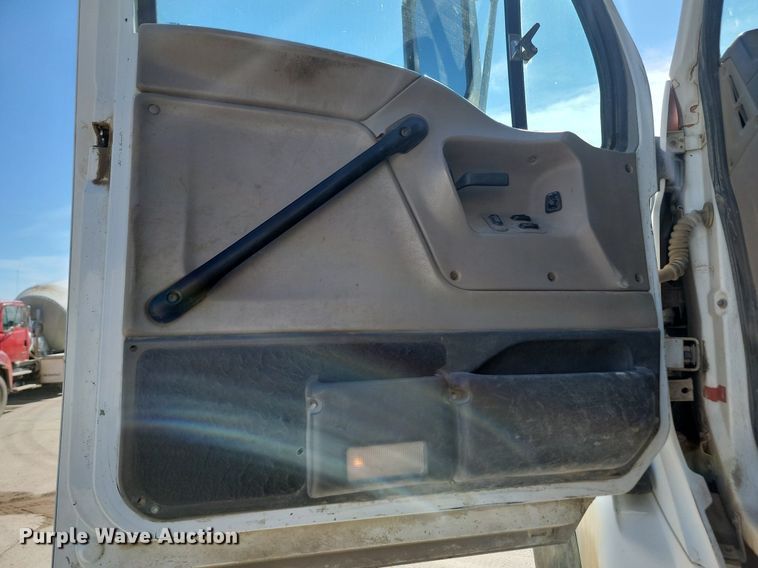 image for item NZ9984 2007 Sterling  LT9511 ready mix truck