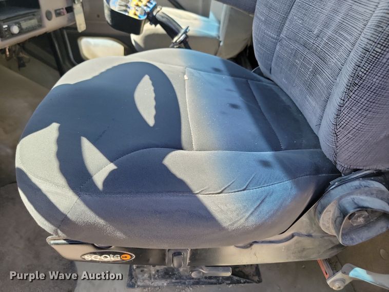 image for item NZ9984 2007 Sterling  LT9511 ready mix truck