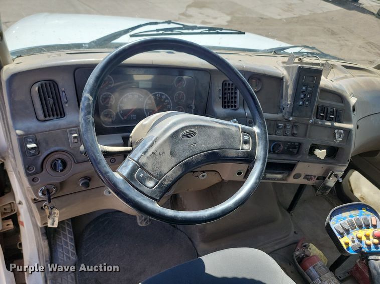 image for item NZ9984 2007 Sterling  LT9511 ready mix truck