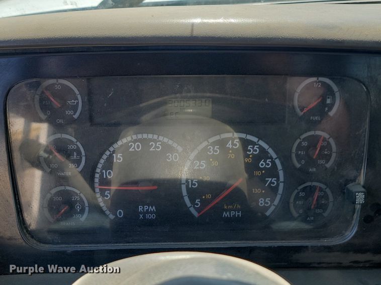 image for item NZ9984 2007 Sterling  LT9511 ready mix truck