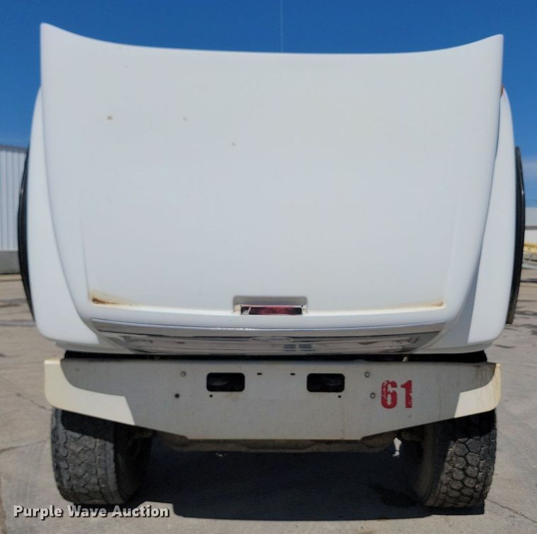 image for item NZ9984 2007 Sterling  LT9511 ready mix truck