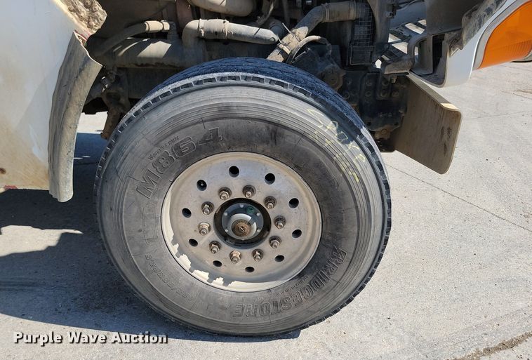 image for item NZ9984 2007 Sterling  LT9511 ready mix truck