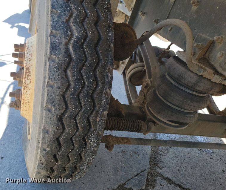 image for item NZ9984 2007 Sterling  LT9511 ready mix truck