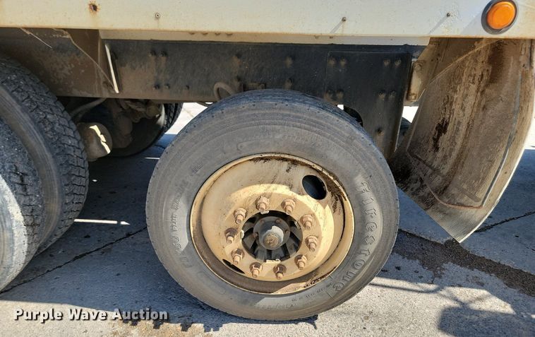 image for item NZ9984 2007 Sterling  LT9511 ready mix truck