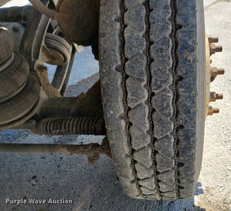 image for item NZ9984 2007 Sterling  LT9511 ready mix truck