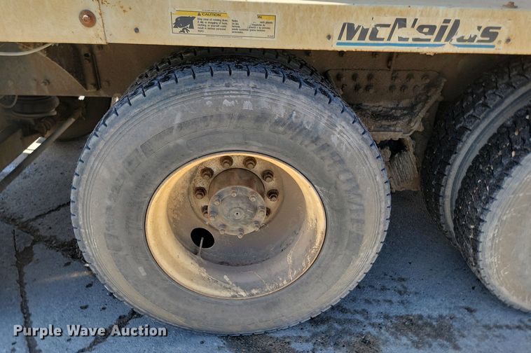 image for item NZ9984 2007 Sterling  LT9511 ready mix truck