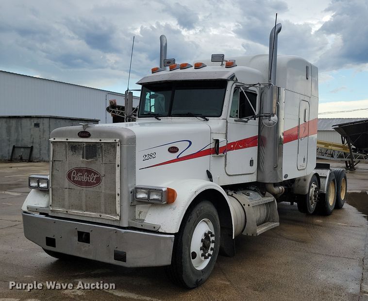 image for item NZ9985 2002 Peterbilt  378 semi truck