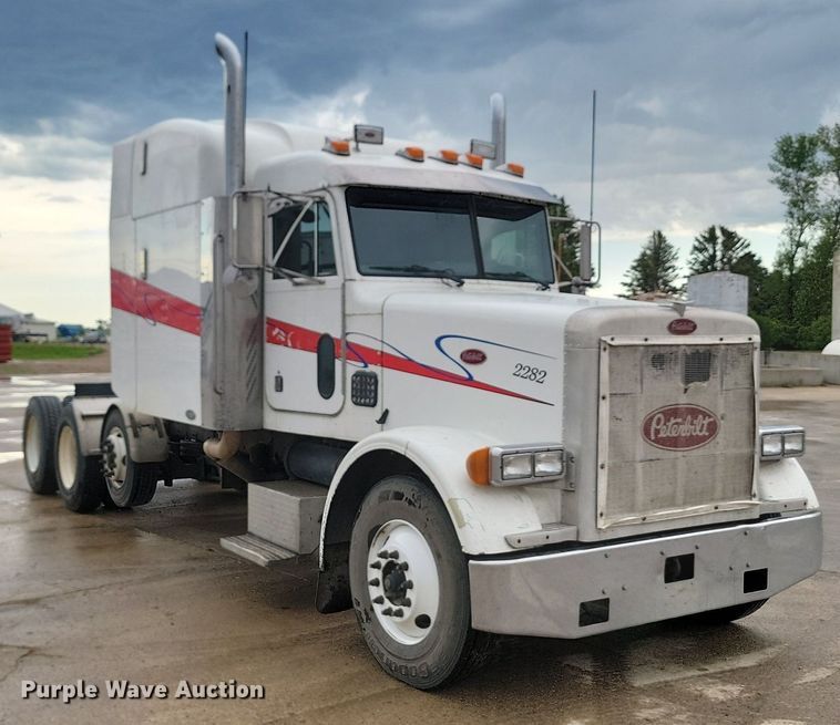 image for item NZ9985 2002 Peterbilt  378 semi truck