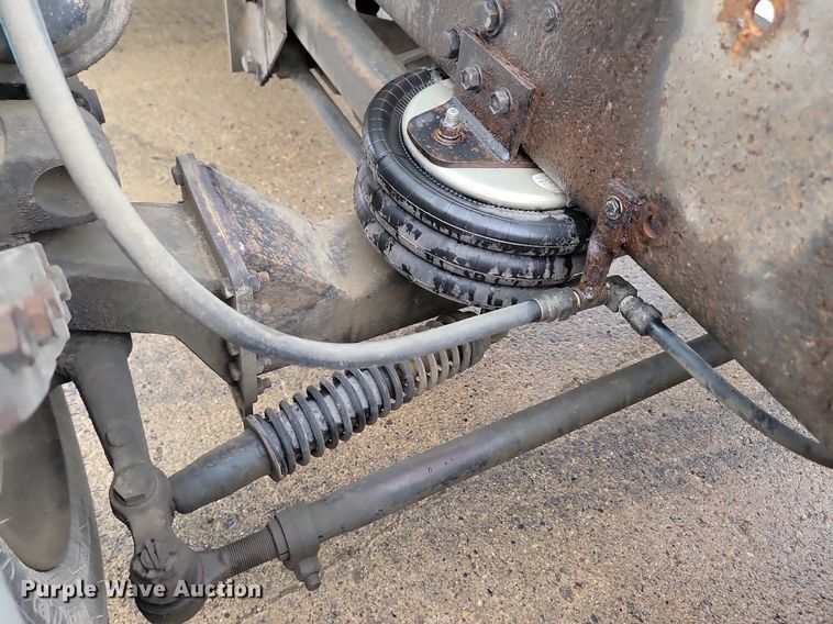 image for item NZ9985 2002 Peterbilt  378 semi truck