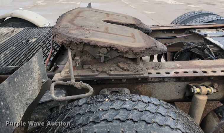 image for item NZ9985 2002 Peterbilt  378 semi truck