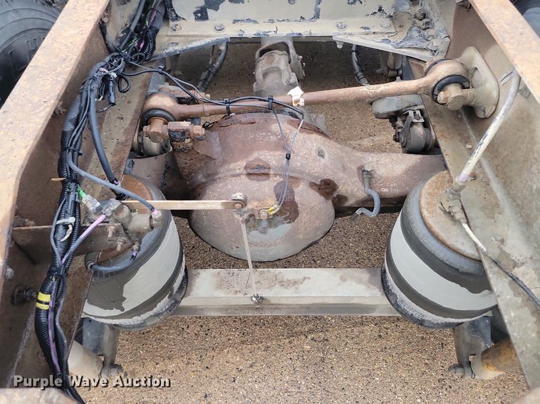 image for item NZ9985 2002 Peterbilt  378 semi truck