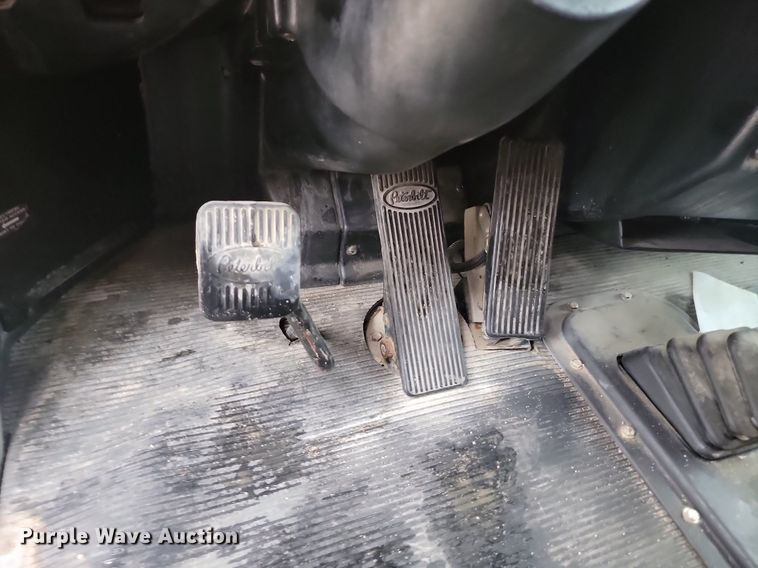 image for item NZ9985 2002 Peterbilt  378 semi truck