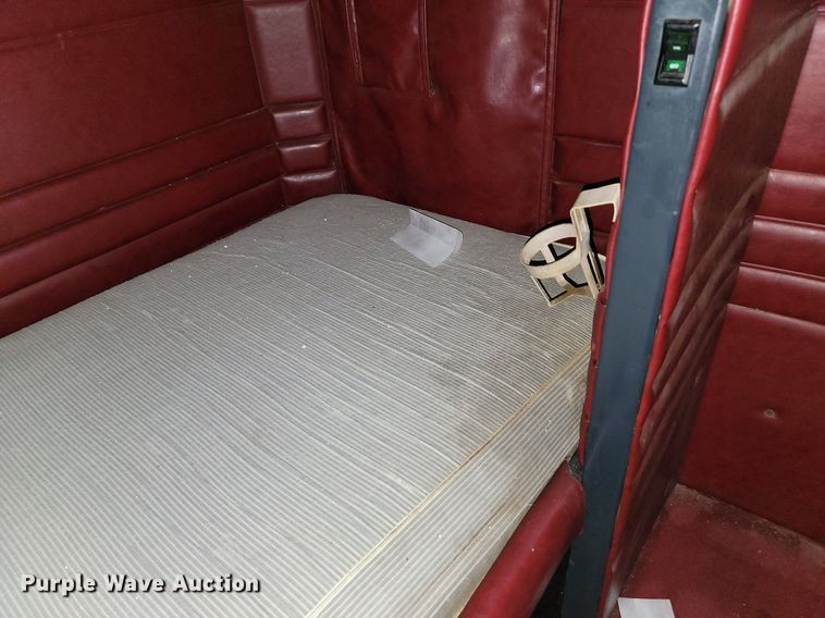 image for item NZ9985 2002 Peterbilt  378 semi truck