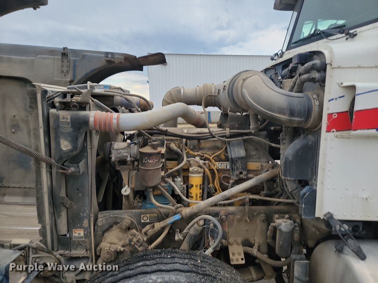 image for item NZ9985 2002 Peterbilt  378 semi truck