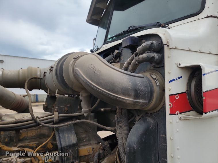 image for item NZ9985 2002 Peterbilt  378 semi truck