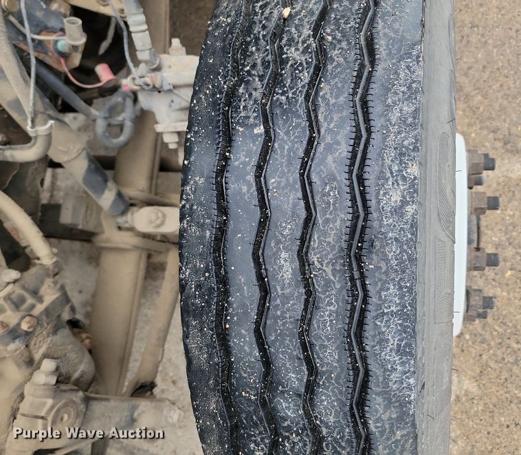 image for item NZ9985 2002 Peterbilt  378 semi truck