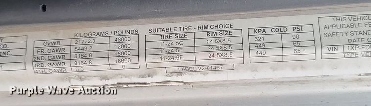 image for item NZ9985 2002 Peterbilt  378 semi truck