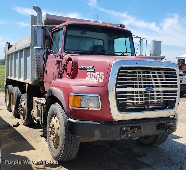 image for item NZ9986 1996 Ford  Aeromax L9000 dump truck