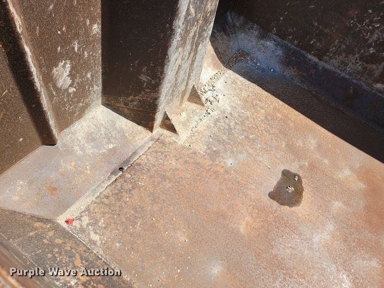 image for item NZ9986 1996 Ford  Aeromax L9000 dump truck