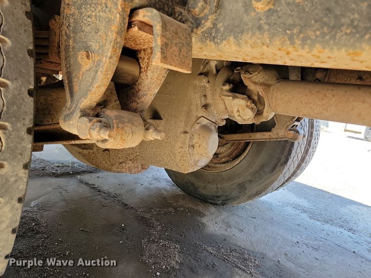 image for item NZ9986 1996 Ford  Aeromax L9000 dump truck