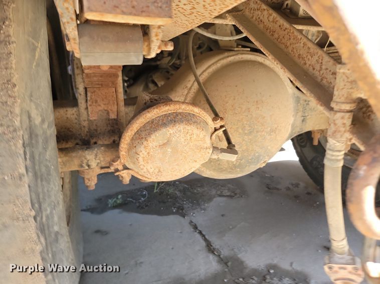 image for item NZ9986 1996 Ford  Aeromax L9000 dump truck