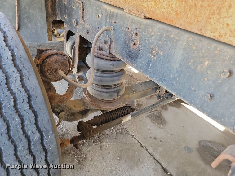 image for item NZ9986 1996 Ford  Aeromax L9000 dump truck