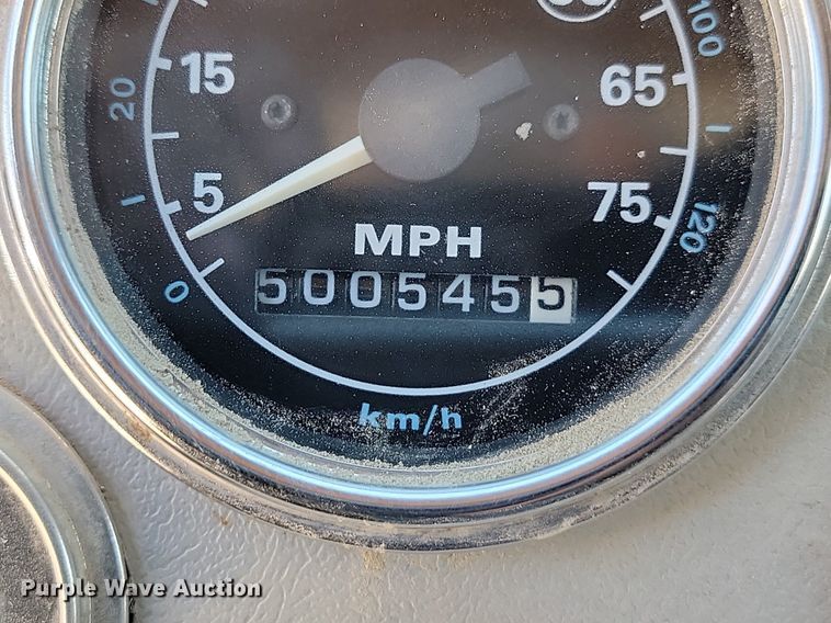 image for item NZ9986 1996 Ford  Aeromax L9000 dump truck