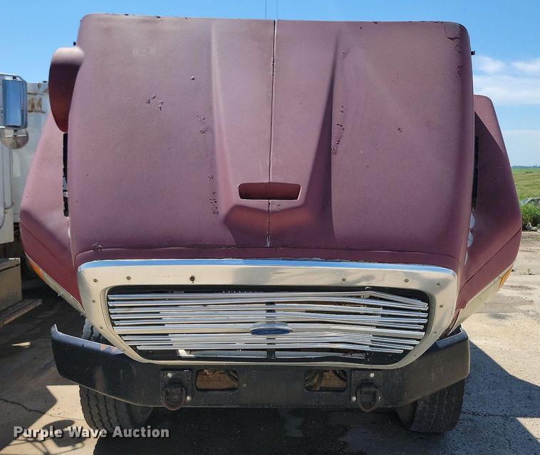 image for item NZ9986 1996 Ford  Aeromax L9000 dump truck