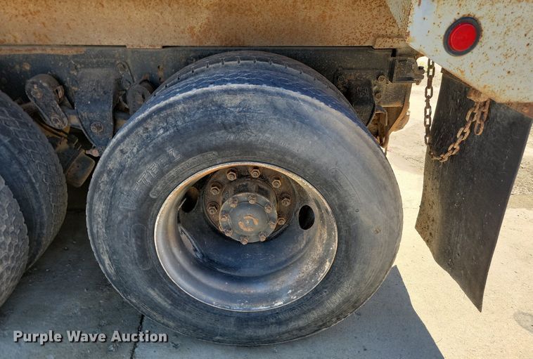 image for item NZ9986 1996 Ford  Aeromax L9000 dump truck