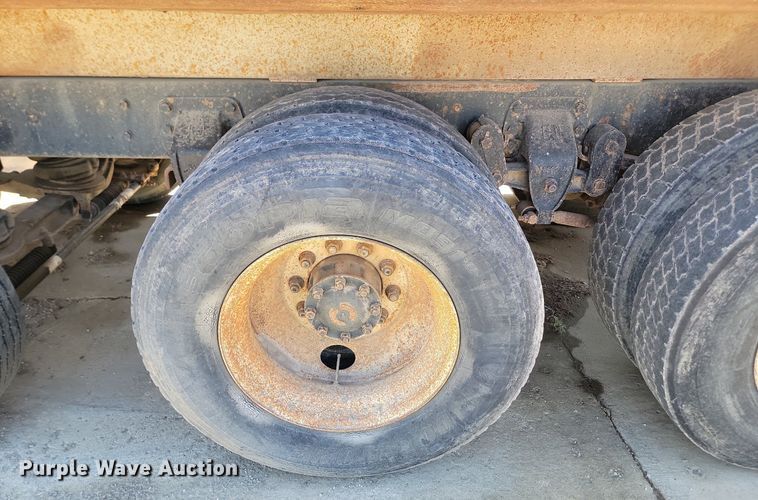 image for item NZ9986 1996 Ford  Aeromax L9000 dump truck