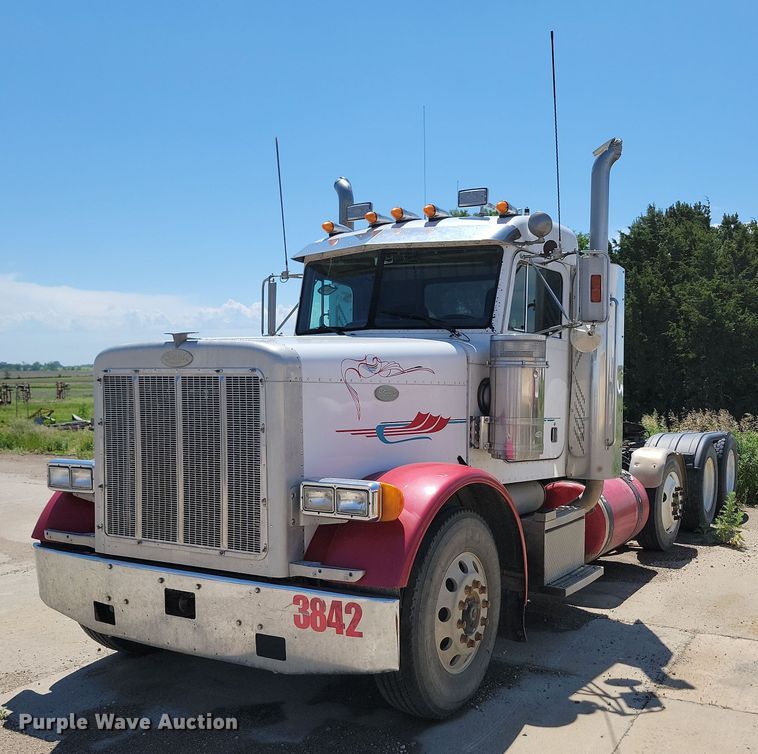 image for item NZ9987 1999 Peterbilt  379 semi truck